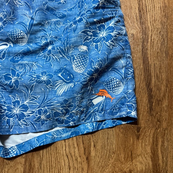 Tommy Bahama swim trunks - Picture 2 of 6